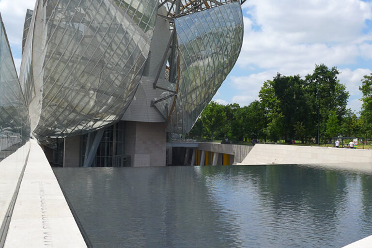 Fondation_Louis_Vitton_Gebaeude_von_Frank_Gehry